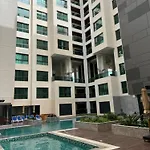 Appartement Avec Piscine, 1 Minutes De Mer